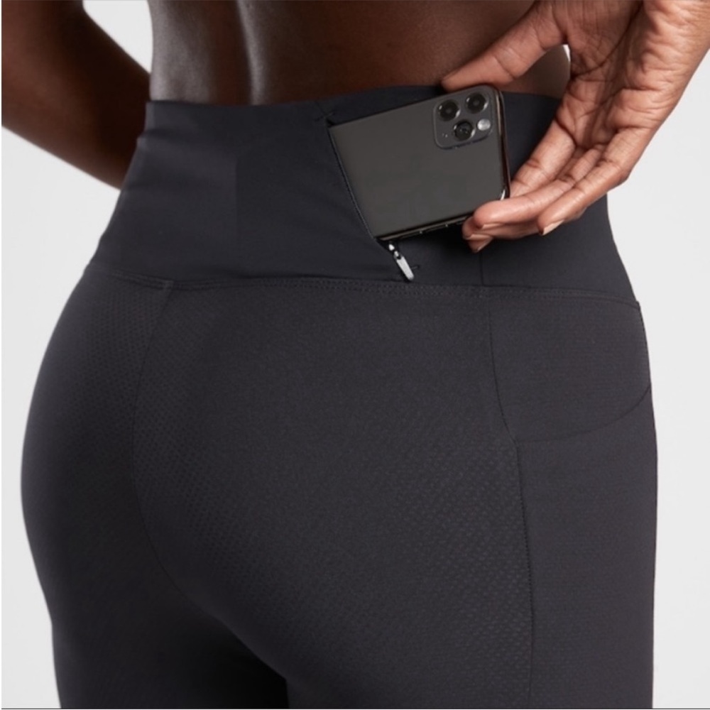 NWOT Athleta Quest Hybrid Tight Legging Black Size 4